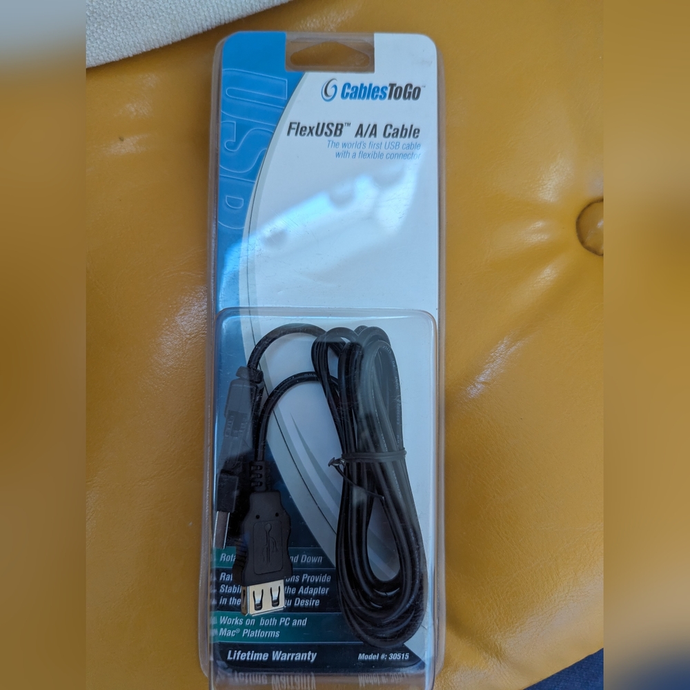 NIB: 6' Flexible USB Extension Cord A/A